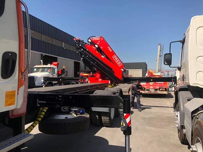 Arriendo de camión pluma